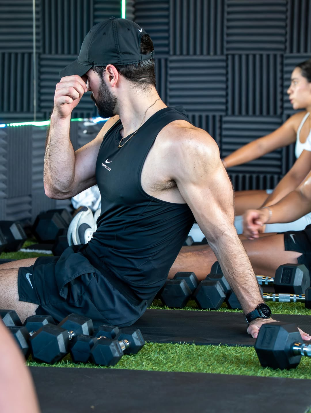 Clase de training con mancuernas